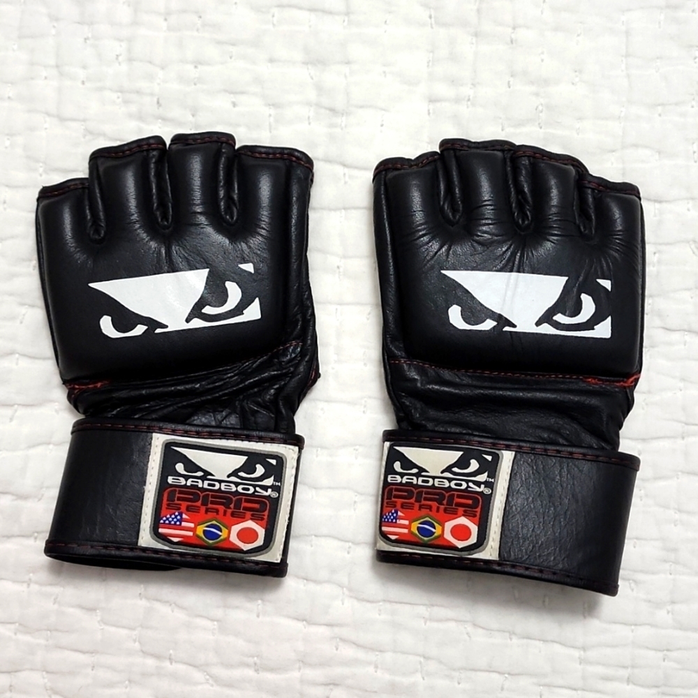 MMA BAD BOY PRO SERIES LEATHER GLOVES M
